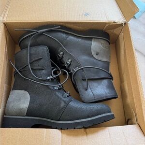 The North Face Black and Gray Winter Boots